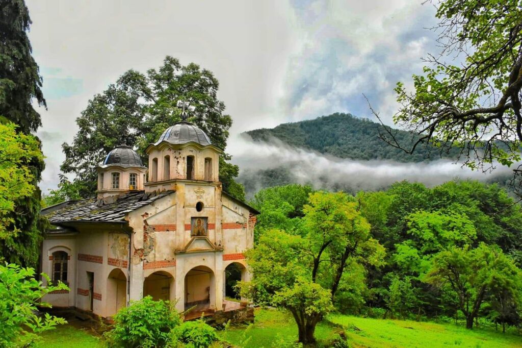 зелениковски манастир - casa-maria.bg